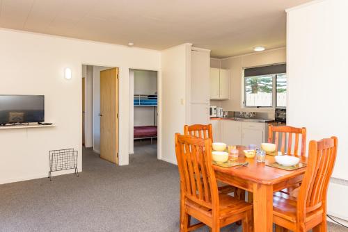 Waitangi Beach Units — Photo 3