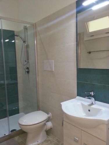 Studio Apartment image 5