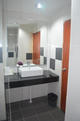 TD Mutiara Hotel Semporna Room Type - Superior Triple Room