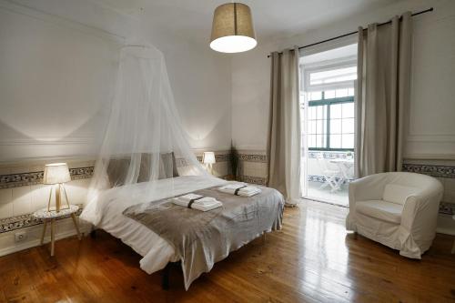 1924 Room Type - Queen Room with Shared Bathroom