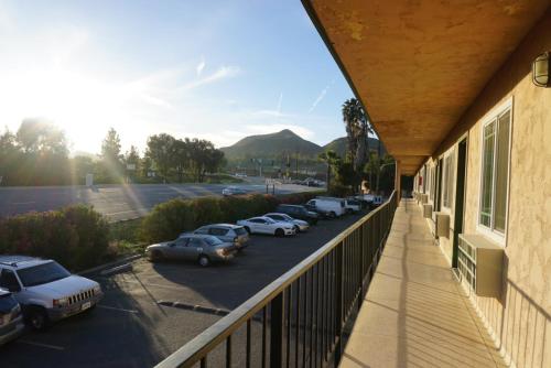 Balcony/terrace, Americas Best Value Inn Thousand Oaks in Thousand Oaks (CA)