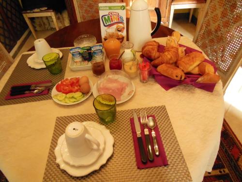 Ēdiens un dzērieni, Les Bains Bed & Breakfast in Cheny