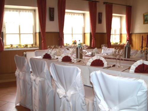 奧爾罕酒店 (Hotel Auerhahn) in 格雷文克魯格