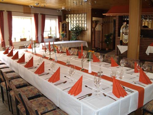 奧爾罕酒店 (Hotel Auerhahn) in 格雷文克魯格