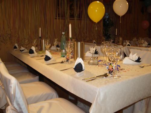 奧爾罕酒店 (Hotel Auerhahn) in 格雷文克魯格