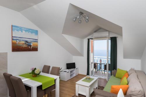 Apartment with Balcony and Sea View 1 image 10