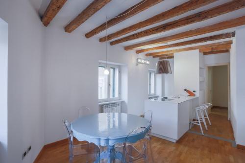  Triestevillas CAVAZZENI ATELIER, 2 bedroom design, Pension in Triest bei San Dorligo della Valle