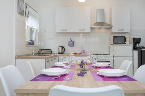 Létesítmények, Brankica apartaments in Strmac