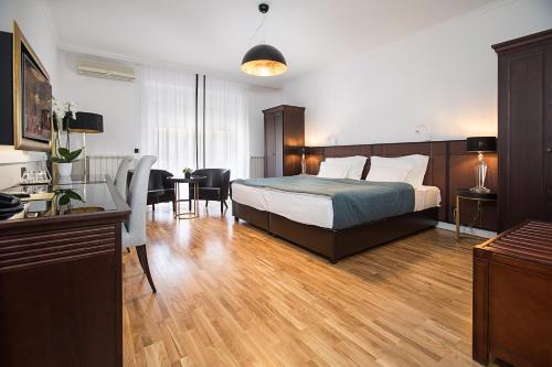 Hotel Majestic - image 13