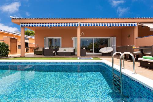 Villa de Lujo con Piscina Privada y Jacuzzi 5