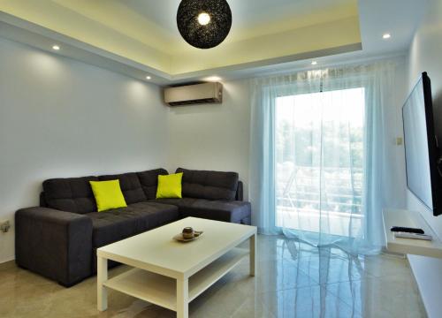 Athena Apartment - image 5