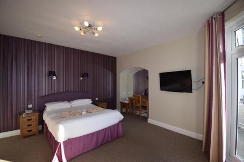 Riviera Hotel - image 6