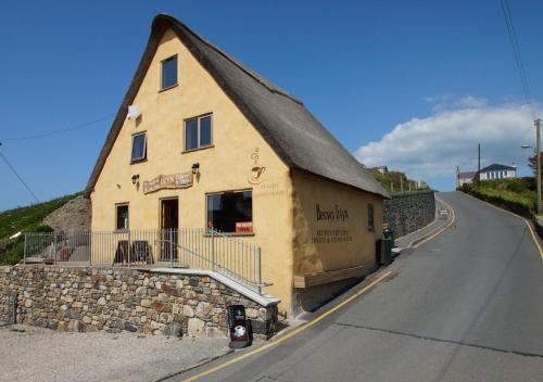 Bythynnod Sarn Group Cottages