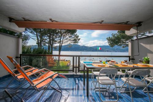  Residenza Ludovica by the lake, Pension in Angera bei Comabbio