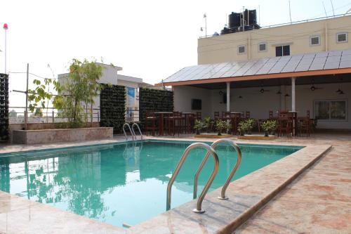 Swimming pool, Hotel Presidency Electronic City Phase II in Electronic City