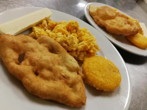 餐饮, 凯木派斯特酒店 (Hotel Campestre) in 厄尔瓦利德安顿
