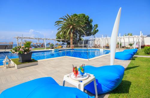 Socrates Plaza Hotel - main image