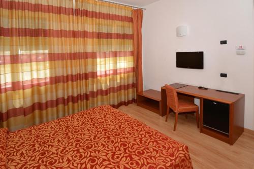 Hotel Eolo - Tap to explore photos