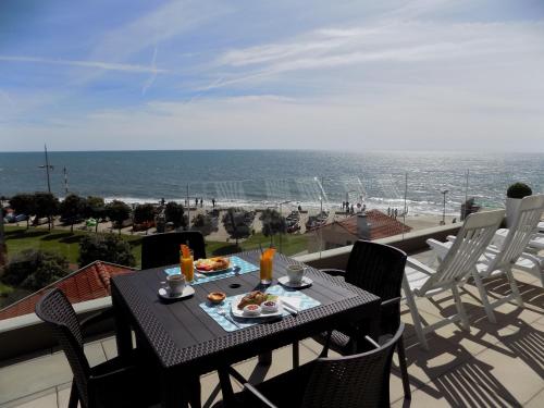 อาหารและเครื่องดื่ม, CMB Guesthouse in เอซโปเซนเด