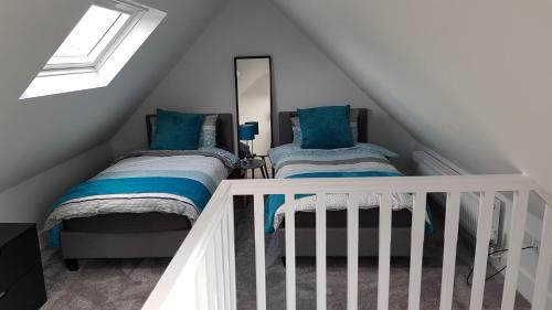 2 Serviced Apartments in Childwall-South Liverpool - Each Apartment Sleeps 6 3