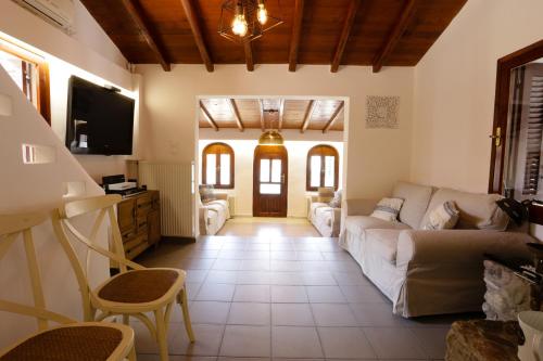 Nafpaktos Sweet Summer Beach House 5 ⭐ luxurious small villa 2 mins walk to the beach gîte à louer Longos 