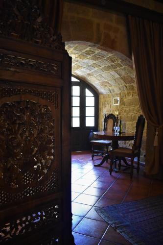 S.Nikolis' Historic Boutique Hotel - image 10