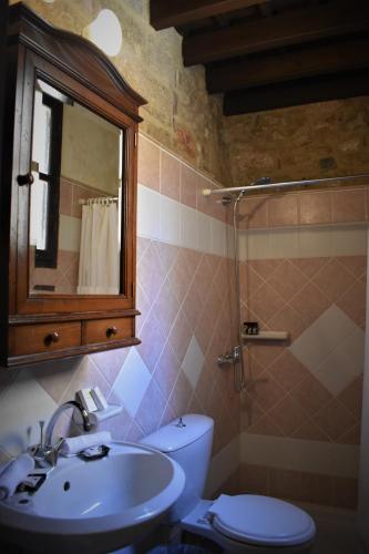 S.Nikolis' Historic Boutique Hotel - image 8