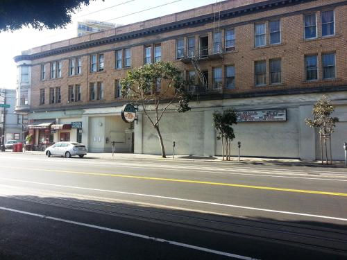 Entella Hotel - image 2