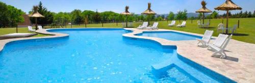 Peldbaseins, Cabañas Juan Salvador (Cabanas Juan Salvador) in Los Reartes