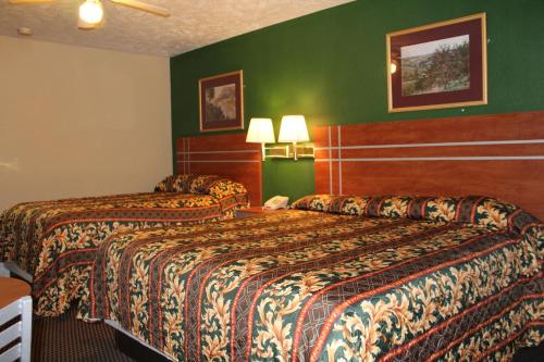 Double Room with Two Double Beds - Smoking