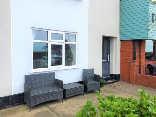 Lovely Sea Front House in Cleethorpes on Beachfront sleeps up-to 6