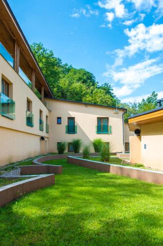 Patak Park Hotel - Adults Only - image 5