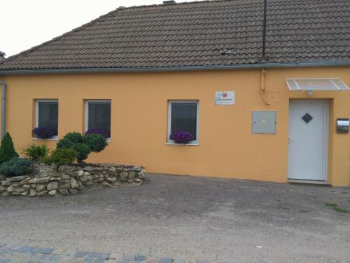 Exterior view, Ubytovani GM in Oblekovice