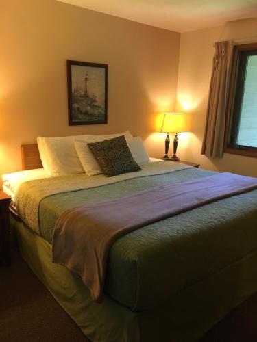 Lull-Abi Inn – Egg Harbor, WI