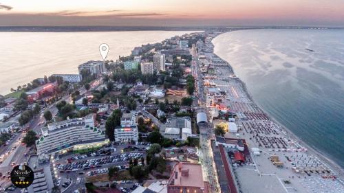 Deluxe Nicolle Solid Residence Mamaia - image 4