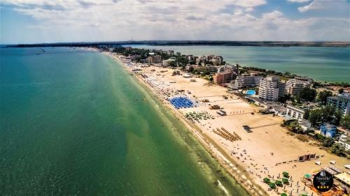 Deluxe Nicolle Solid Residence Mamaia - image 8