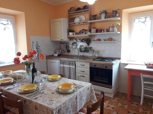 virtuve, Alle Preci Country house in Avigliano Umbro