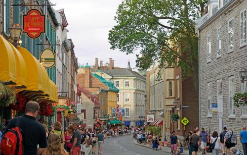 EKONO HOSTEL LA BELLE PLANETE BACKPACKERS Downtown Quebec City in Квебек-Сити (Квебек)