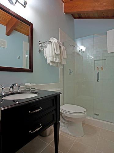 The Mammoth Creek Inn