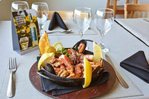 식음료(F&B), Hotel Playa near 헤네랄 엔니케 모스코니 국제공항