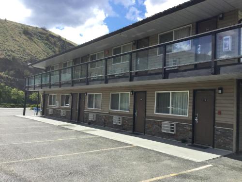 Riverside Motel Cache Creek