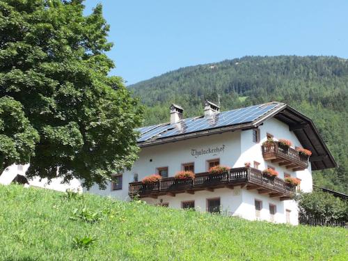 Gruppenhaus Thalackerhof gîte à louer Bruneck-Brunico