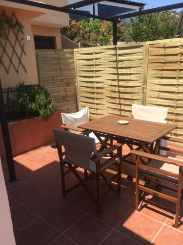  Traditional Studio Near Airport and Beach in Karteros