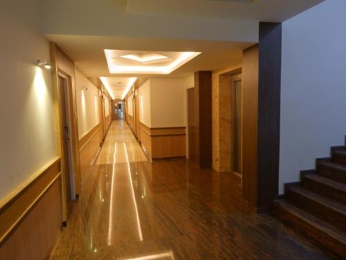 Hotel Aadhi in Mayiladuthurai