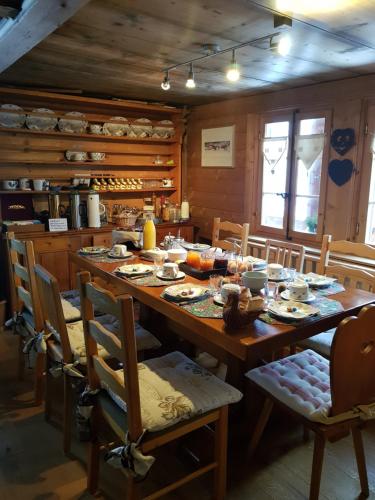 Đồ ăn và thức uống, B&B Chalet la Croisee in Les Diablerets