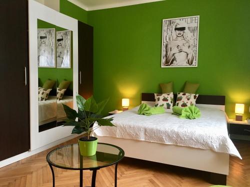  Chic&Town Cosy Green Apartment in Budapest