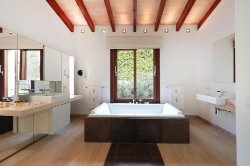 Villa Amber by Cap Vermell Estate - image 2