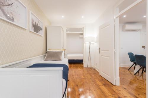 The Modern 1551 Apartment 3