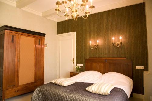 2 twin beds