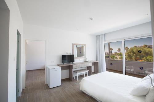 Stratovarius Nissi Rooms - image 5